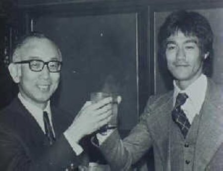 Trâu Văn Hoài (trái) và Lý Tiểu Long là bạn chí thân